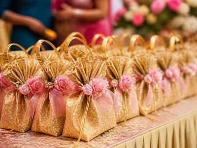 Return Gifts wedding service visual — Kochi